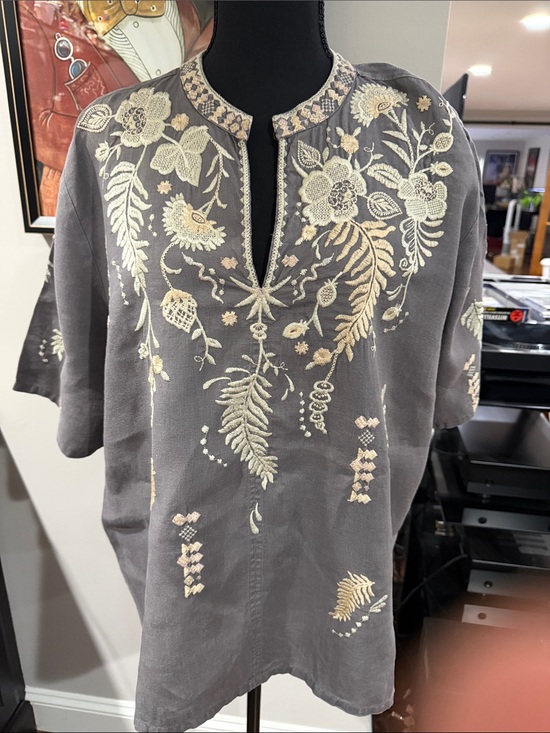 Johnny Was Tops - Johnny Was women’s gray embroidered linen top Size Large